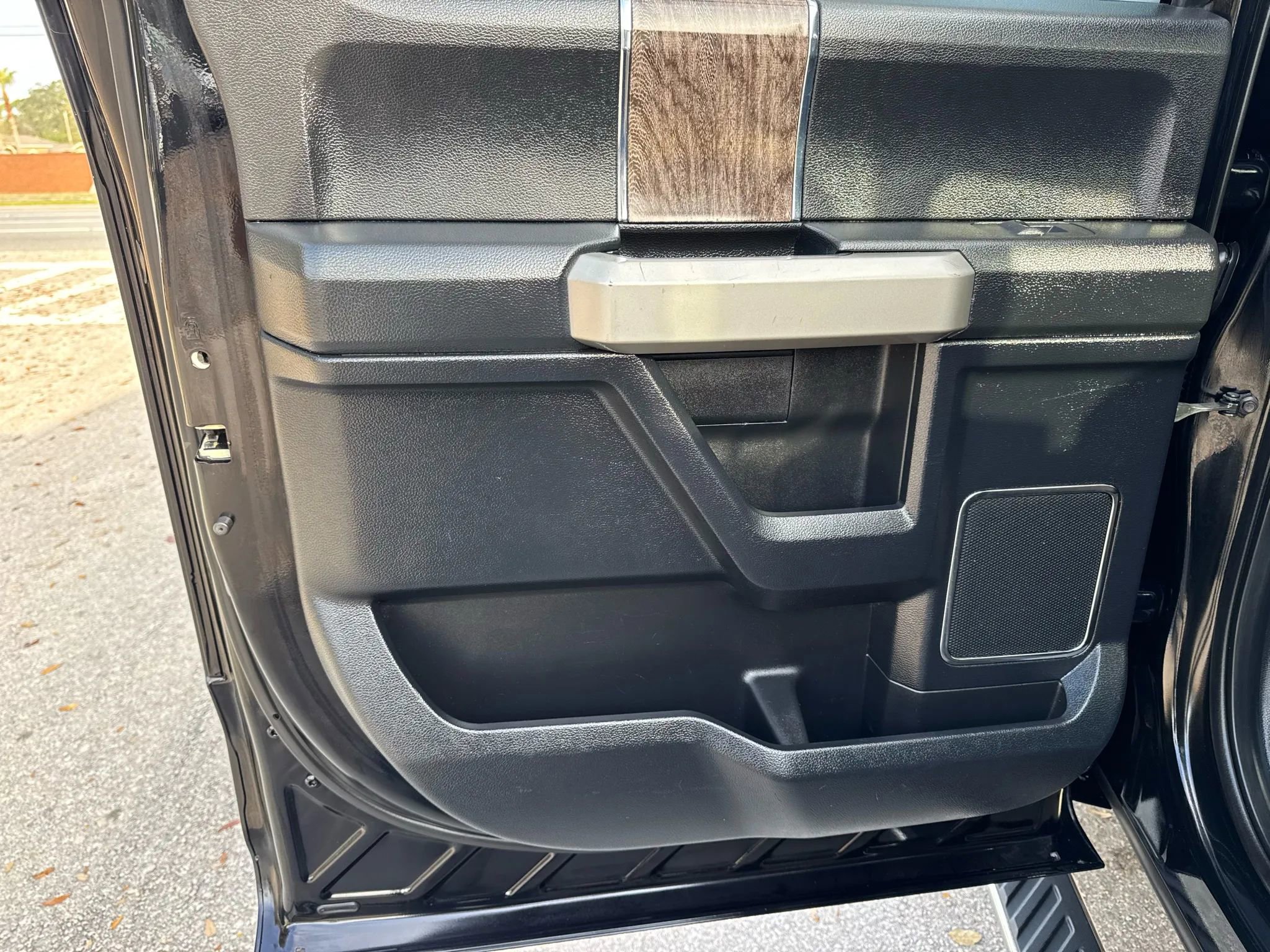 Used 2017 Ford F250 Lariat w/ Lariat Value Package image 24