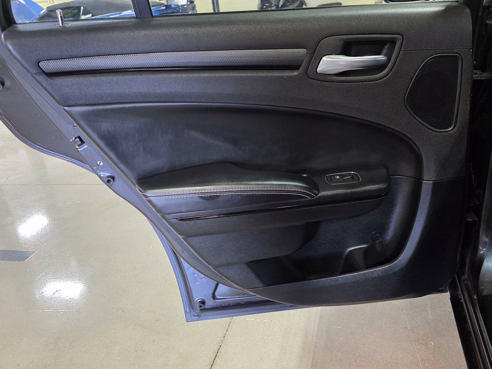 Used 2015 Chrysler 300 S RWD image 13