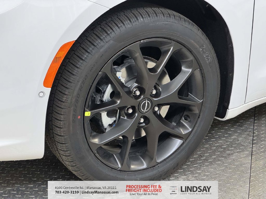 New 2026 Chrysler Pacifica Select w/ S Appearance Package FWD image 9