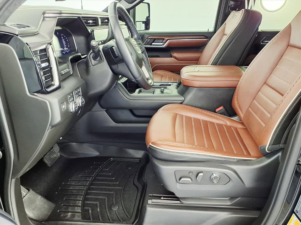 Used 2024 GMC Sierra 3500 Denali Ultimate image 15