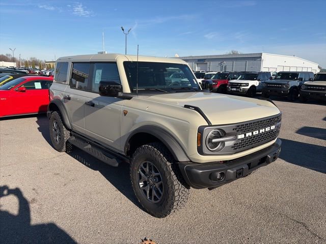 New 2025 Ford Bronco Badlands image 9