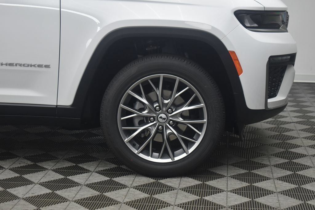 New 2027 Jeep Grand Cherokee Limited AWD/4WD image 6