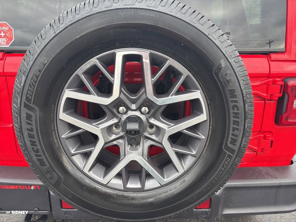 Used 2025 Jeep Wrangler Sahara image 11