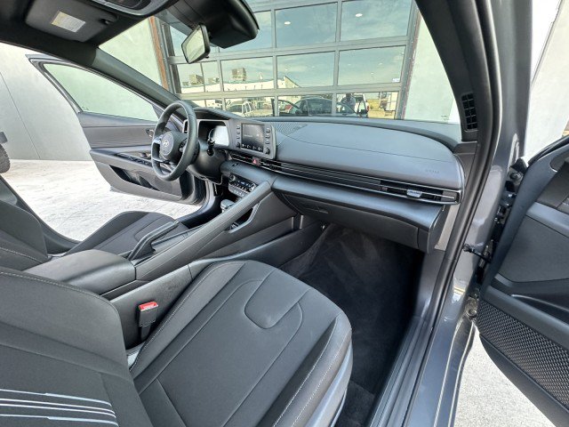 Used 2026 Hyundai Elantra Sport FWD image 15