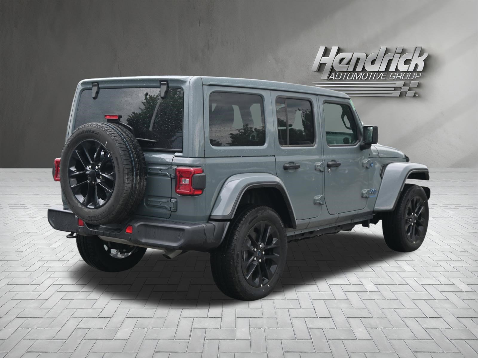 Used 2025 Jeep Wrangler Unlimited Sahara w/ Safety Group AWD/4WD image 9