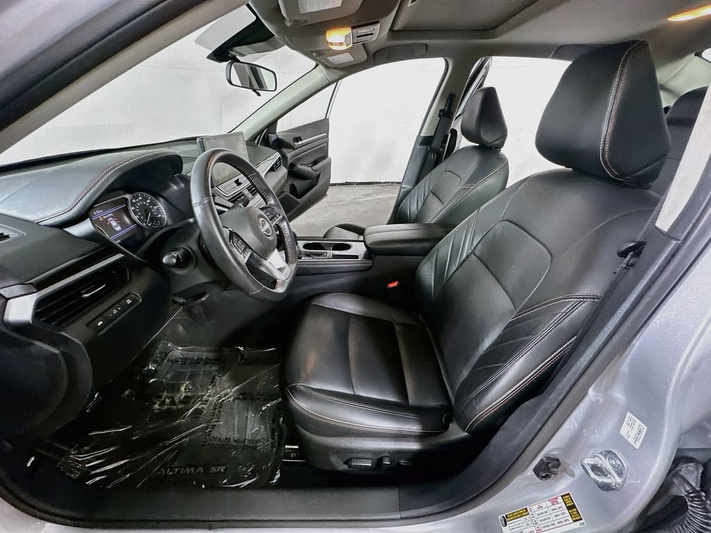 Used 2024 Nissan Altima 2.5 SR w/ SR Premium Package FWD image 17