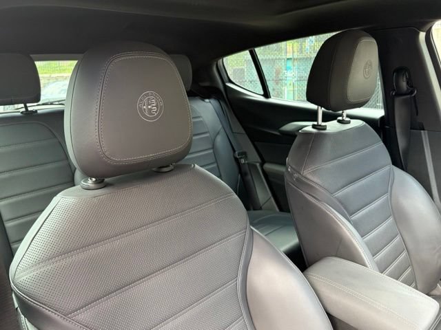 Used 2025 Alfa Romeo Tonale w/ Premium Package AWD/4WD image 41