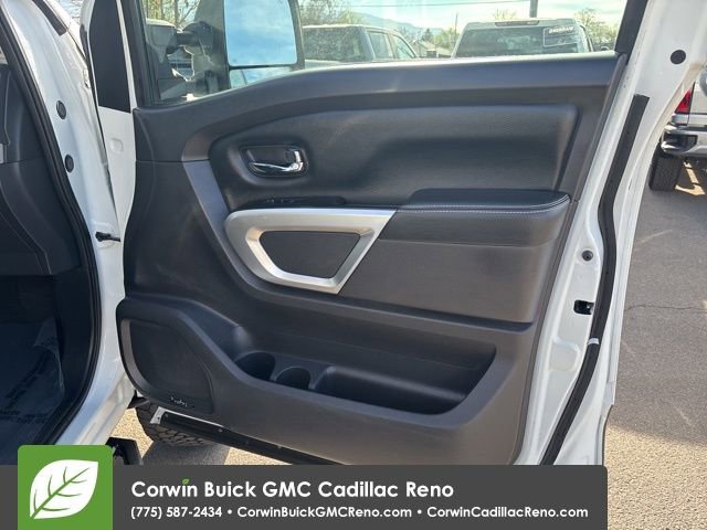 Used 2016 Nissan Titan PRO-4X image 17