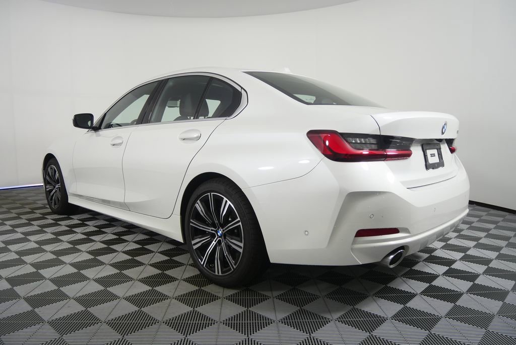 Certified 2025 BMW 330i Sedan w/ Premium Package RWD image 5