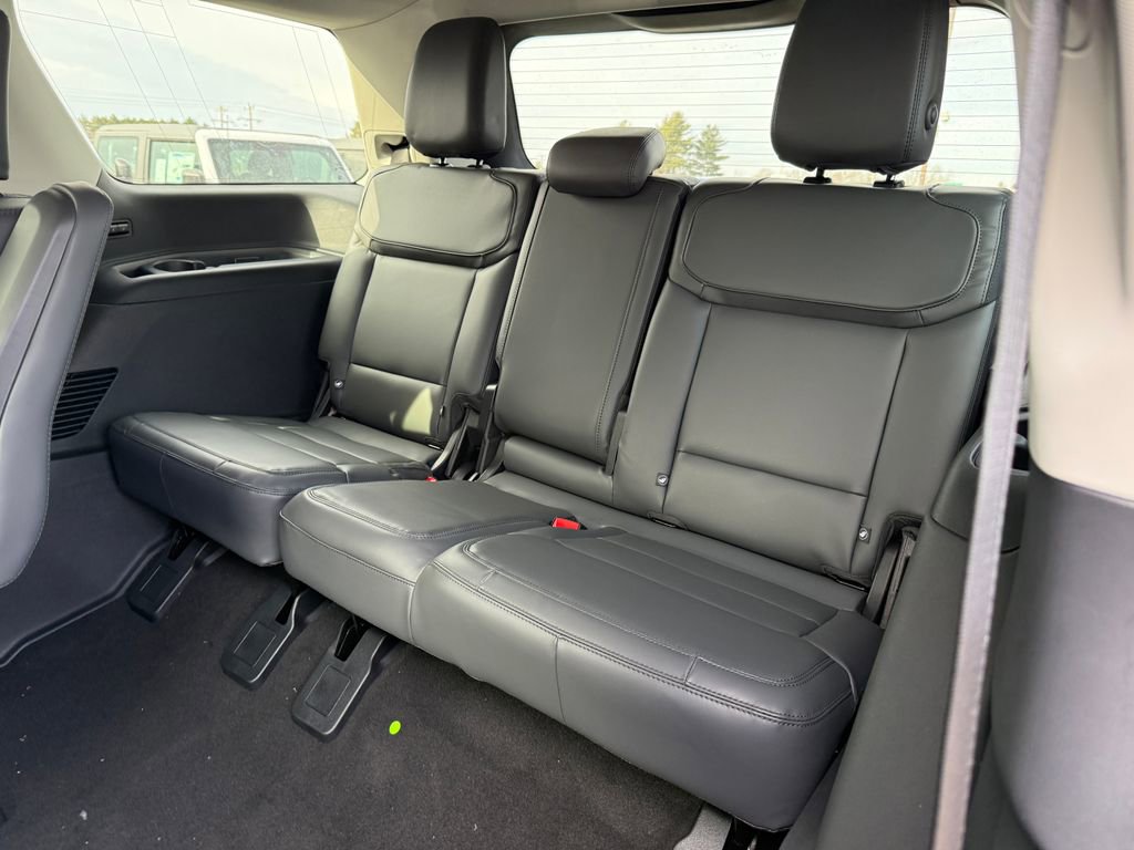 New 2026 Ford Expedition Active image 6