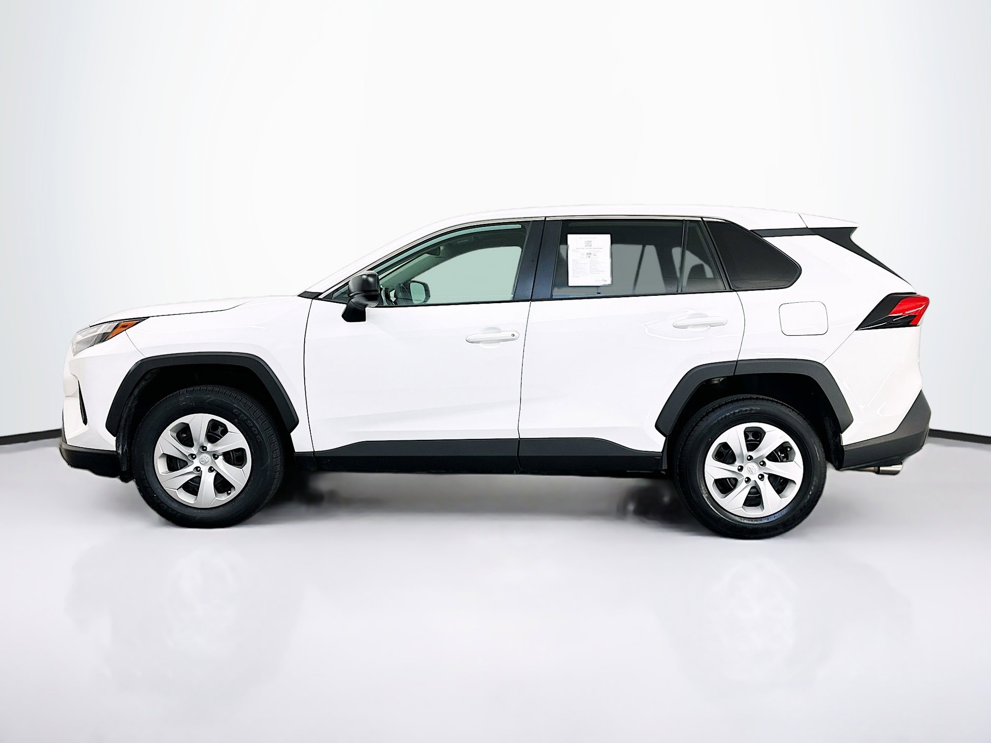 Used 2024 Toyota RAV4 LE image 4
