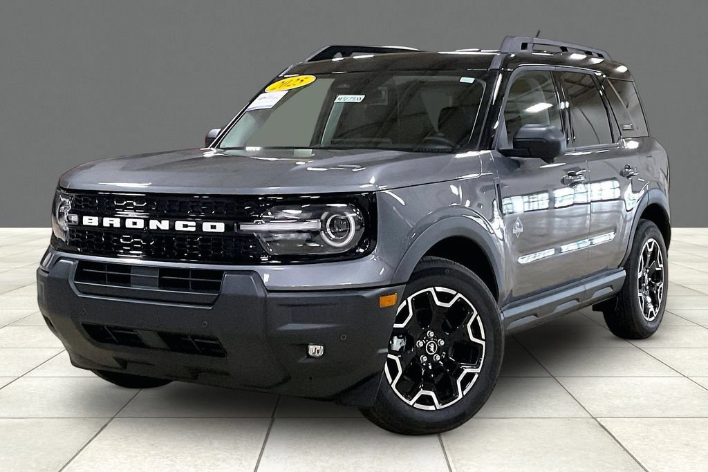 Certified 2025 Ford Bronco Sport Outer Banks w/ Outer Banks Tech Package+ AWD/4WD image 2