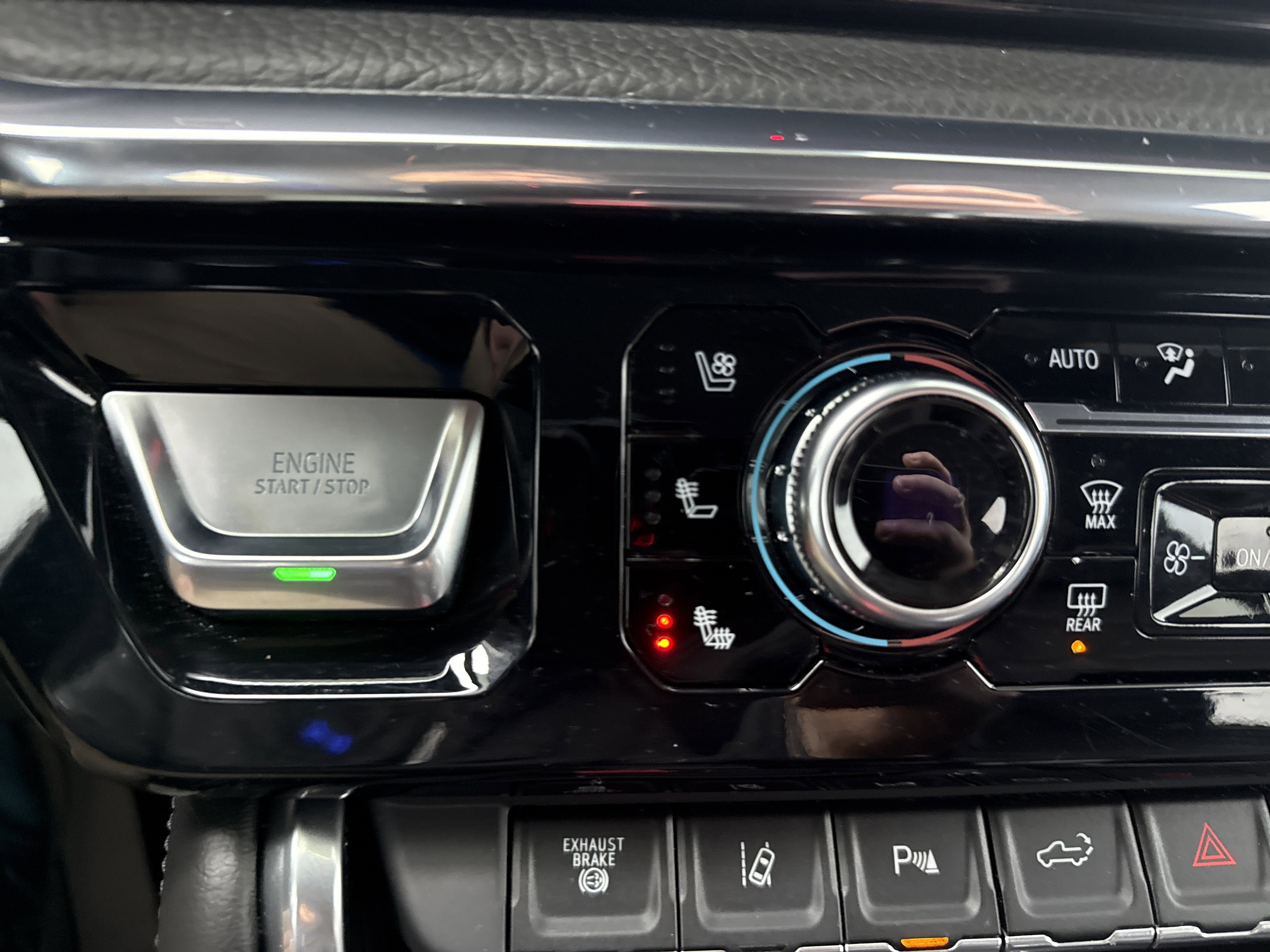 Used 2024 GMC Sierra 2500 Denali w/ Denali Reserve Package image 29