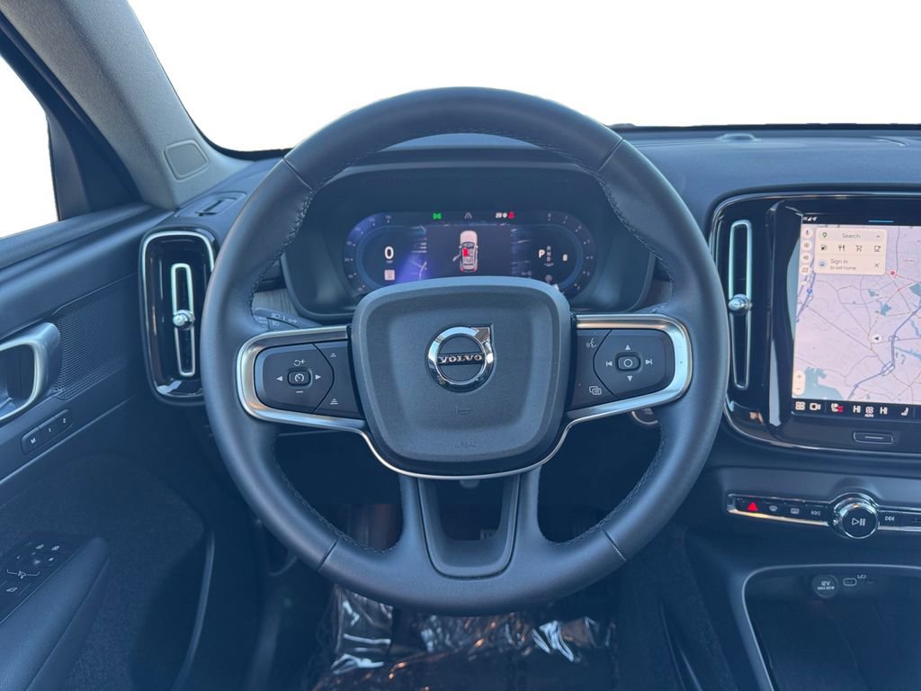 Certified 2025 Volvo XC40 B5 Core image 13