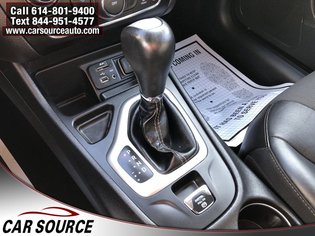 Used 2018 Jeep Cherokee Latitude Plus w/ Cold Weather Group image 22