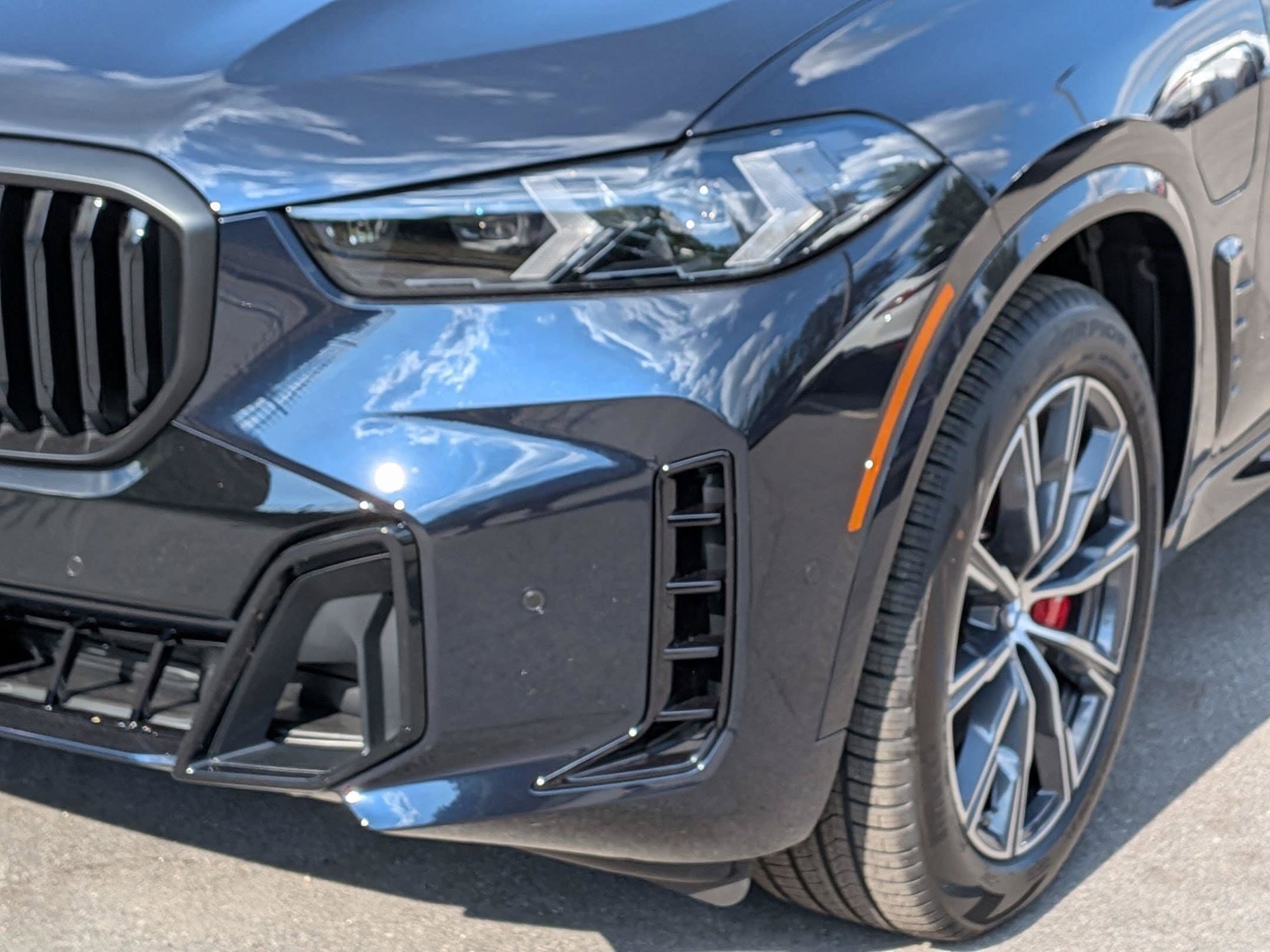 New 2026 BMW X5 xDrive50e w/ M Sport Package AWD/4WD image 9