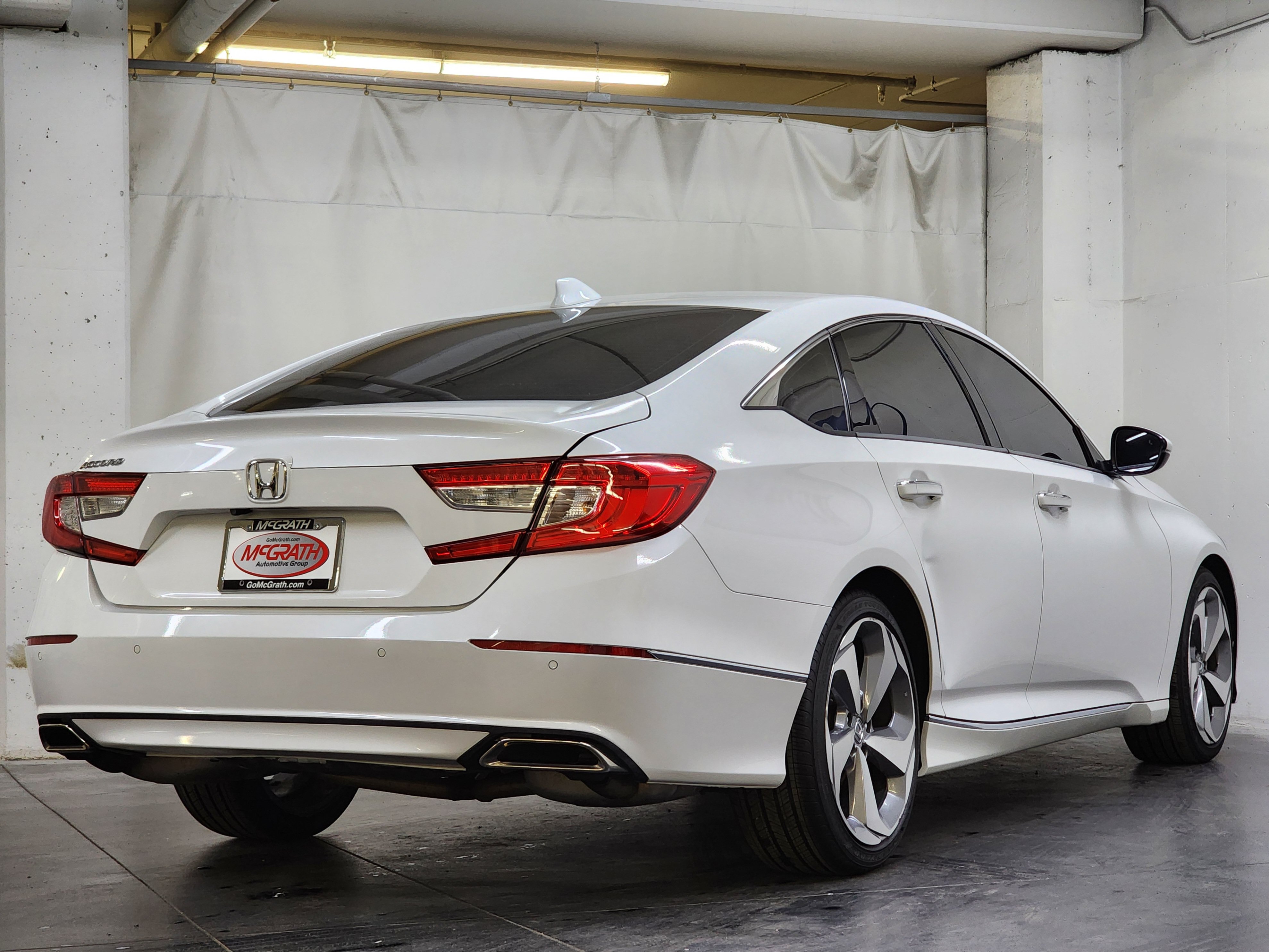 Used 2018 Honda Accord Touring image 5