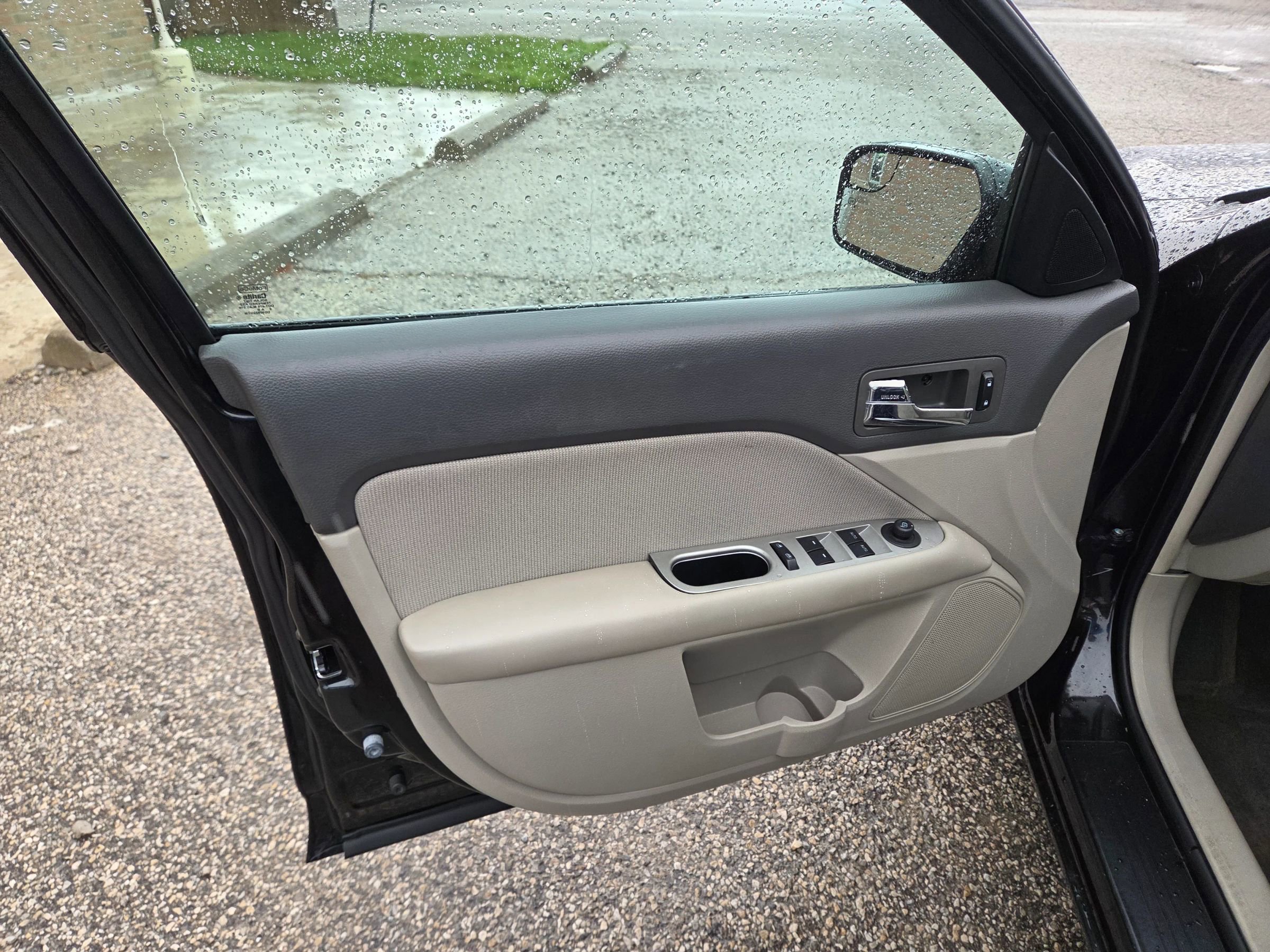 Used 2011 Ford Fusion Hybrid FWD image 15