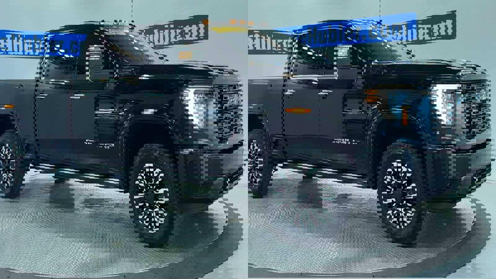 Used 2024 GMC Sierra 2500 Denali Ultimate image 9