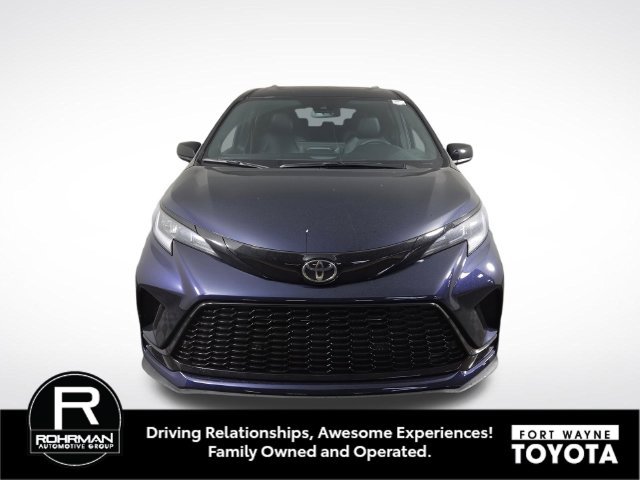 New 2026 Toyota Sienna XSE AWD/4WD image 3