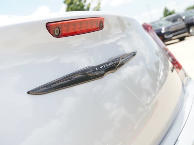 Certified 2022 Chrysler 300 Touring L RWD image 12