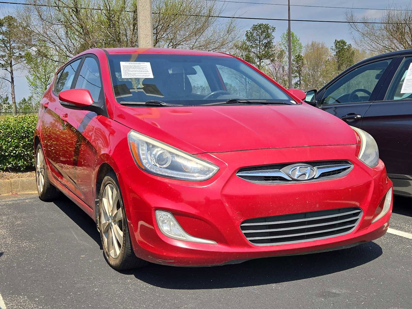 Used 2014 Hyundai Accent SE FWD image 1