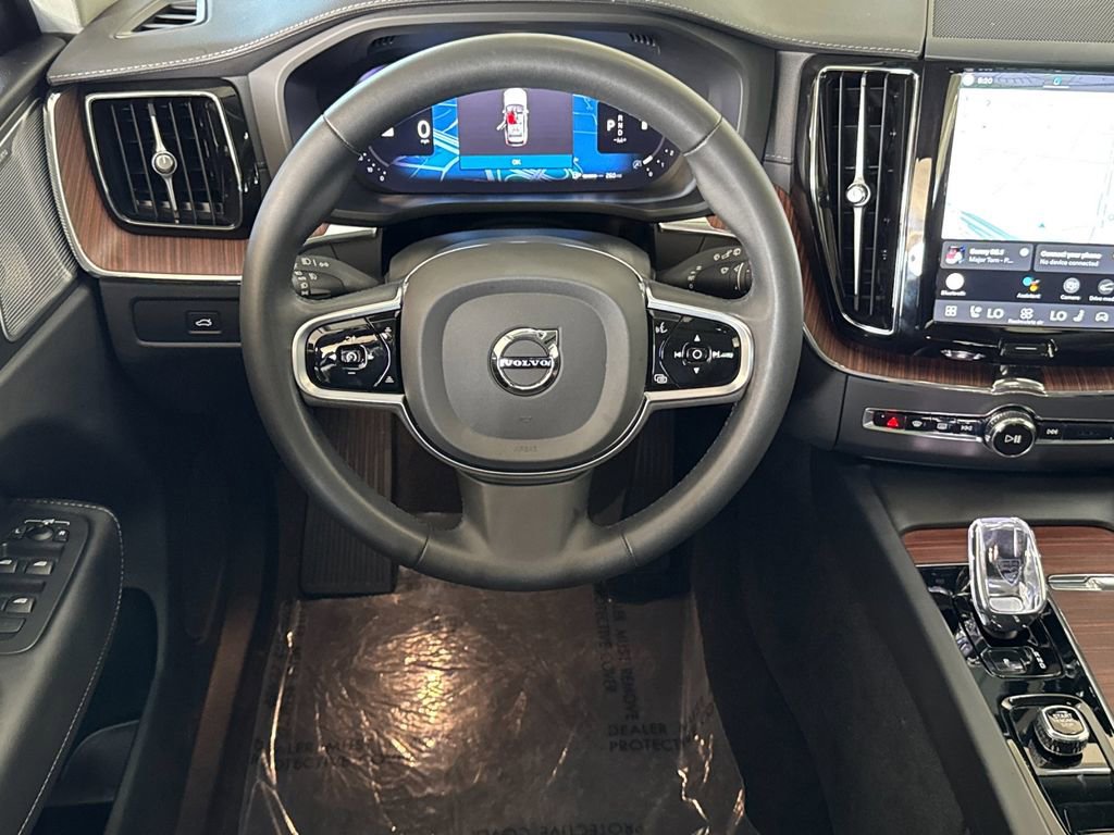 Certified 2023 Volvo XC60 B5 Ultimate AWD/4WD image 13
