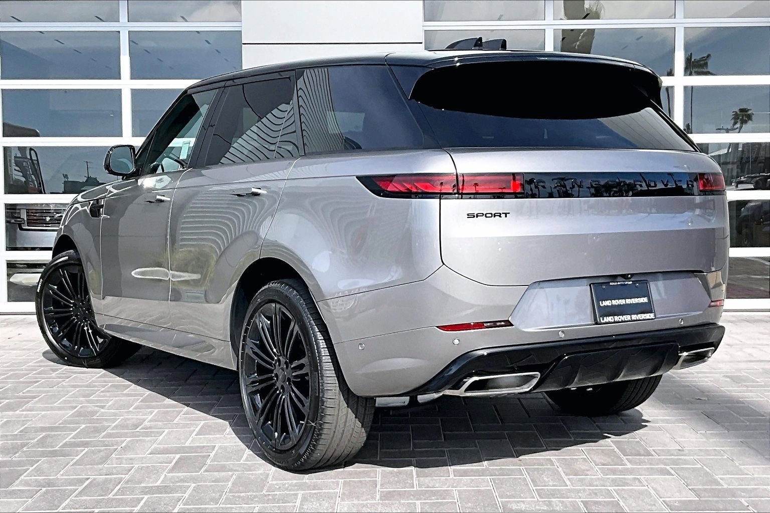 New 2026 Land Rover Range Rover Sport Dynamic SE image 3