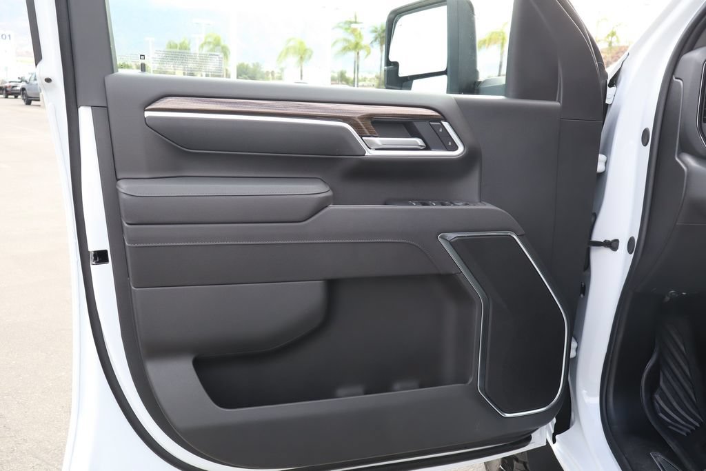New 2026 Chevrolet Silverado 2500 LT w/ Trail Boss Package AWD/4WD image 17