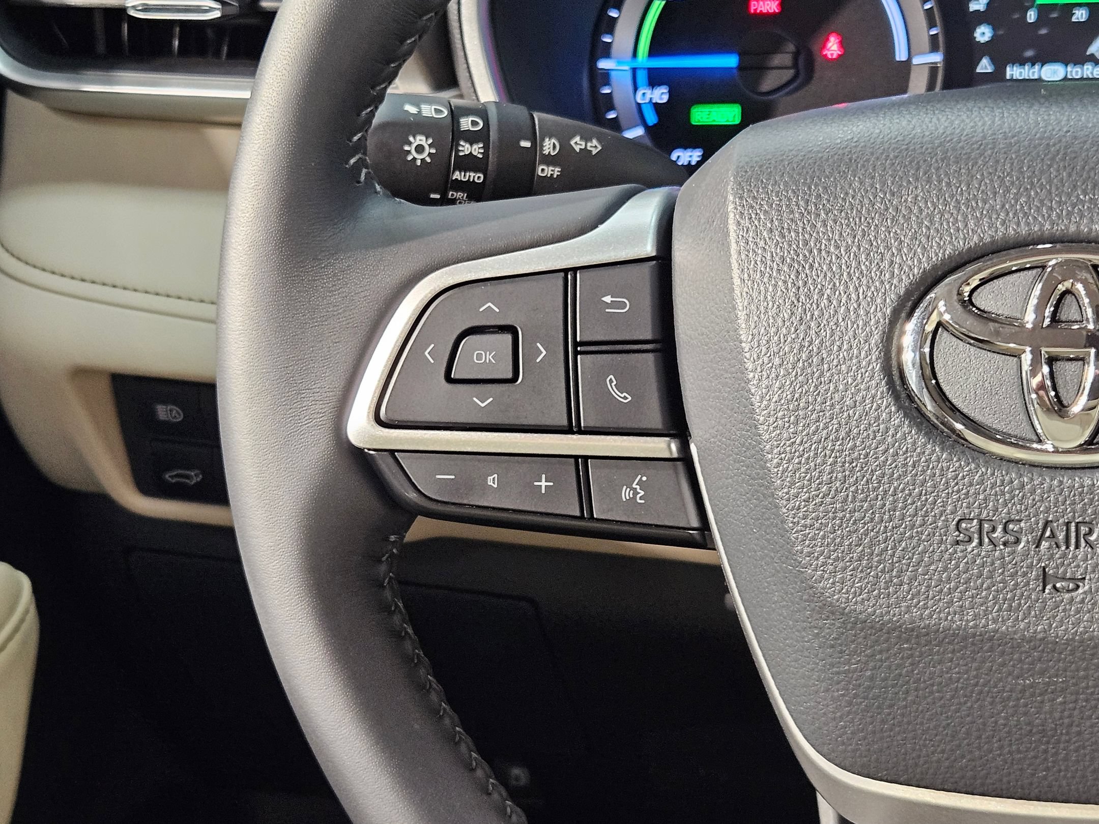 Certified 2024 Toyota Highlander XLE FWD image 28