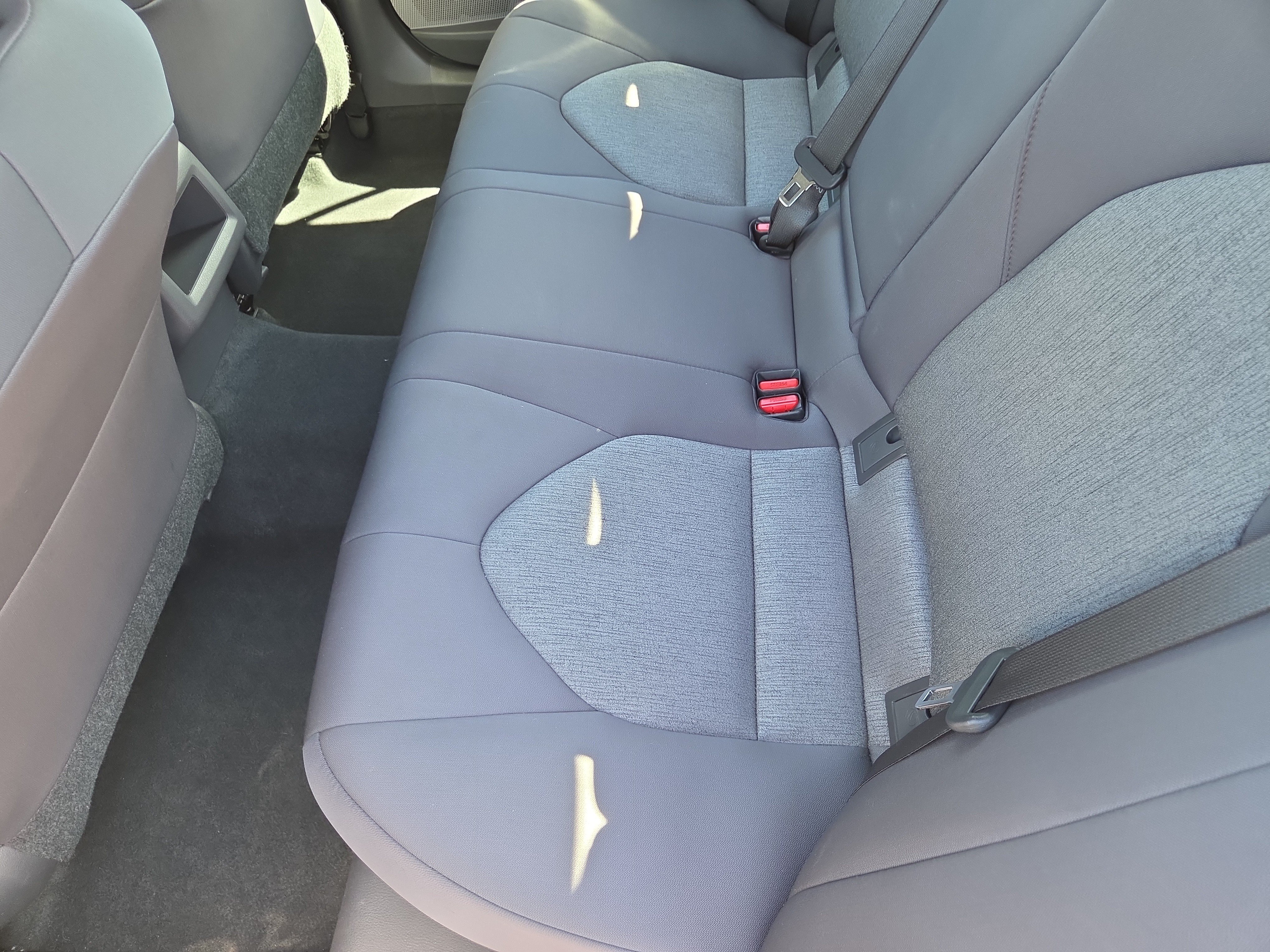 Used 2020 Toyota Camry LE FWD image 22