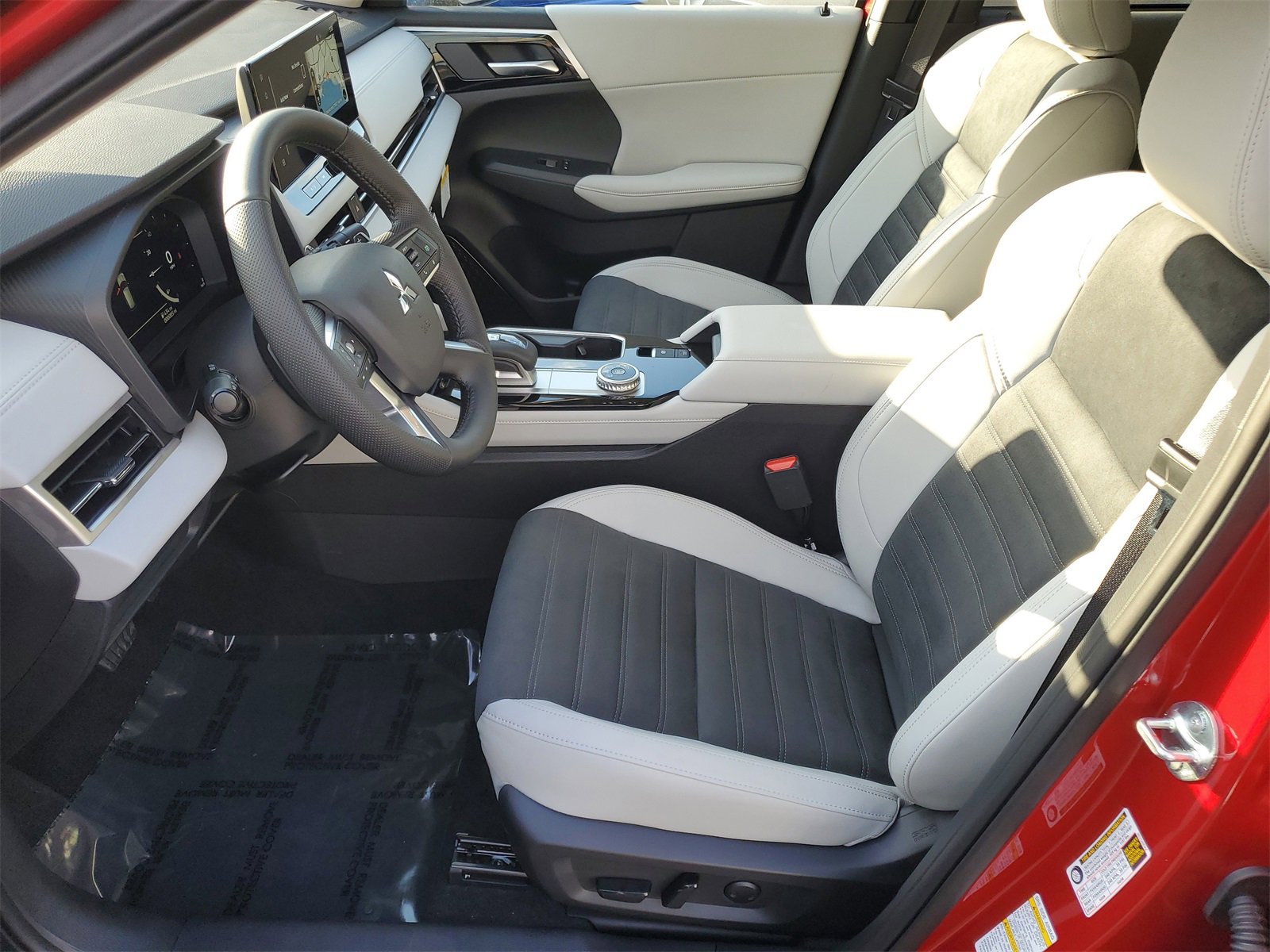 New 2025 Mitsubishi Outlander SE image 5