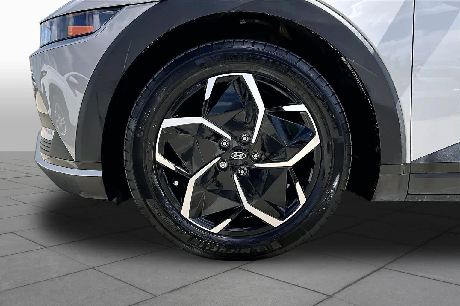 Used 2023 Hyundai Ioniq 5 SEL AWD/4WD image 10