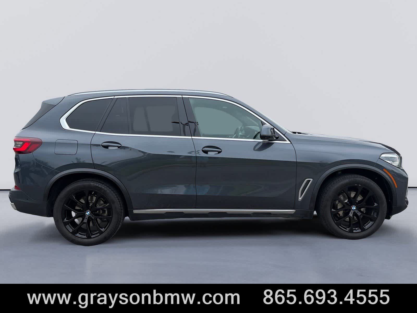 Used 2021 BMW X5 xDrive40i w/ Premium Package 2 AWD/4WD image 2