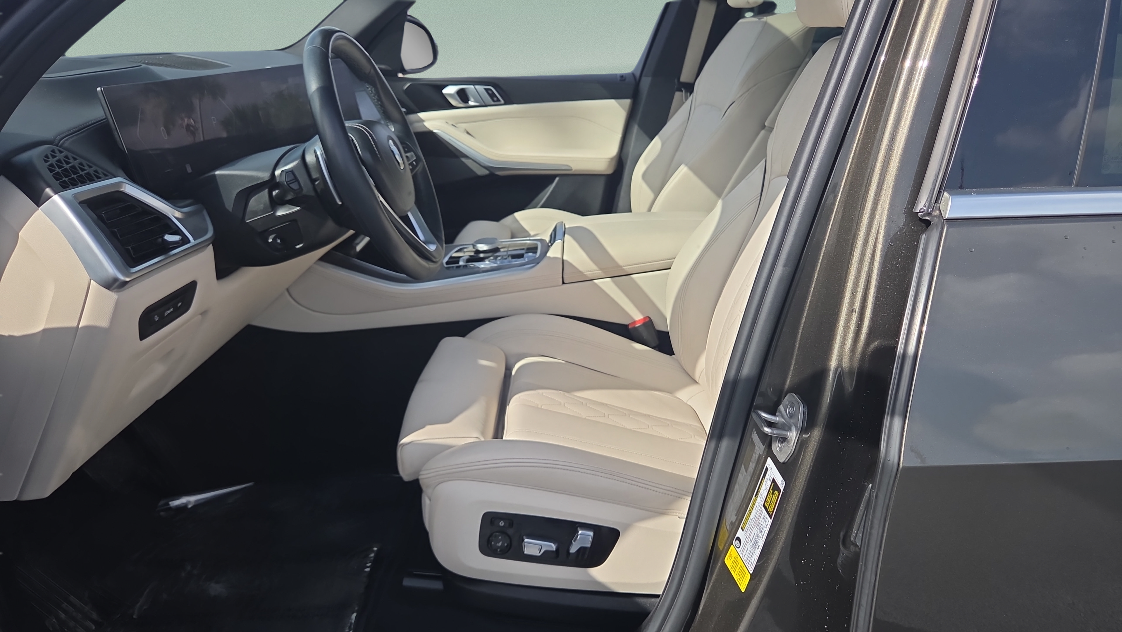 Used 2024 BMW X5 sDrive40i w/ Premium Package RWD image 9