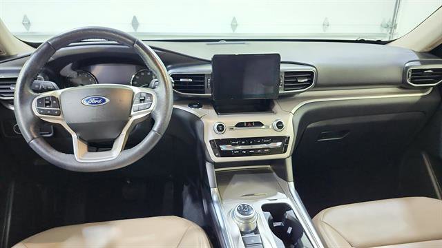 Used 2023 Ford Explorer XLT w/ Equipment Group 202A RWD image 24