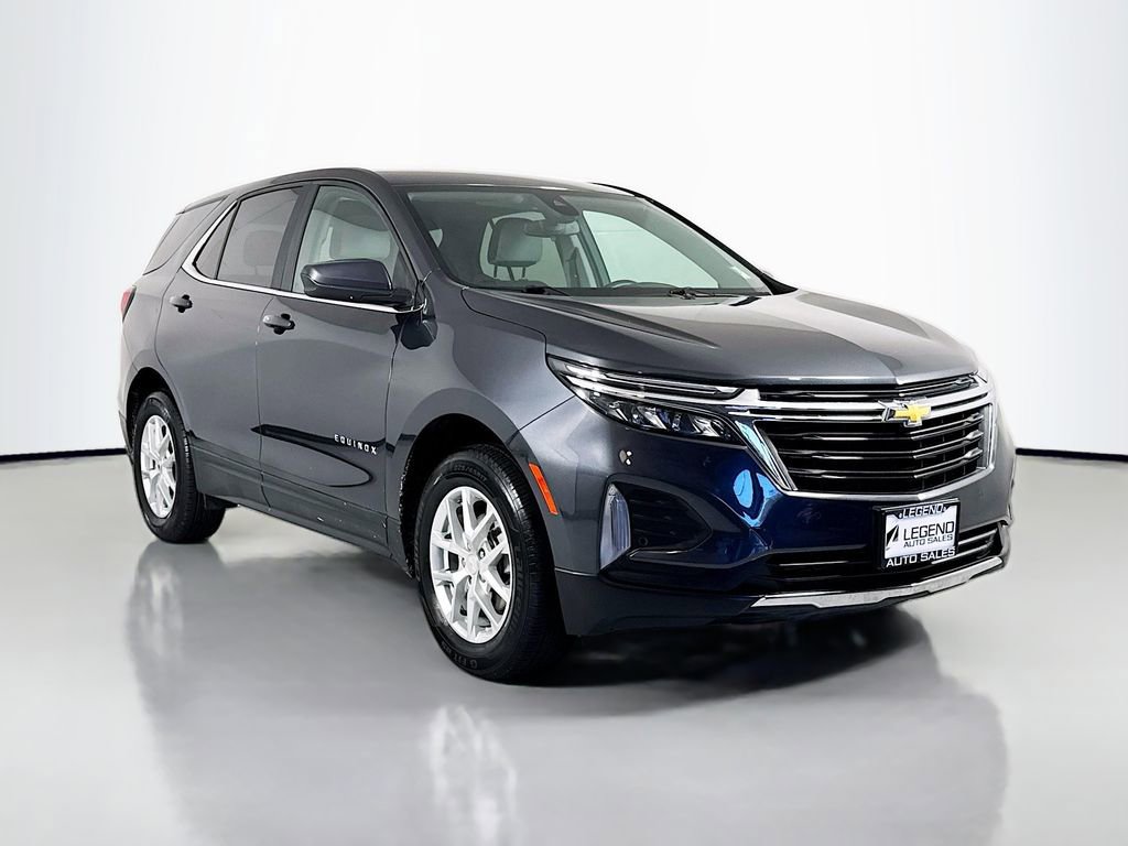 Used 2023 Chevrolet Equinox LT w/ Driver Convenience Package image 3