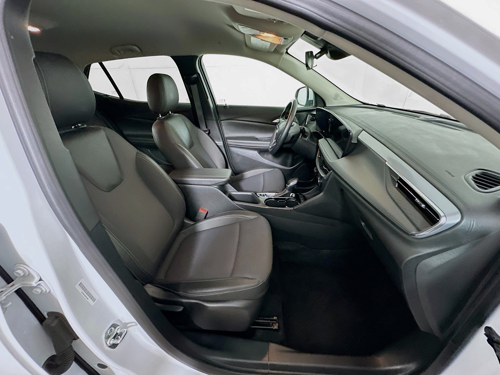 Used 2025 Buick Encore GX Preferred FWD image 29