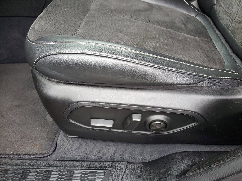 Used 2023 Jeep Grand Cherokee L Laredo image 7