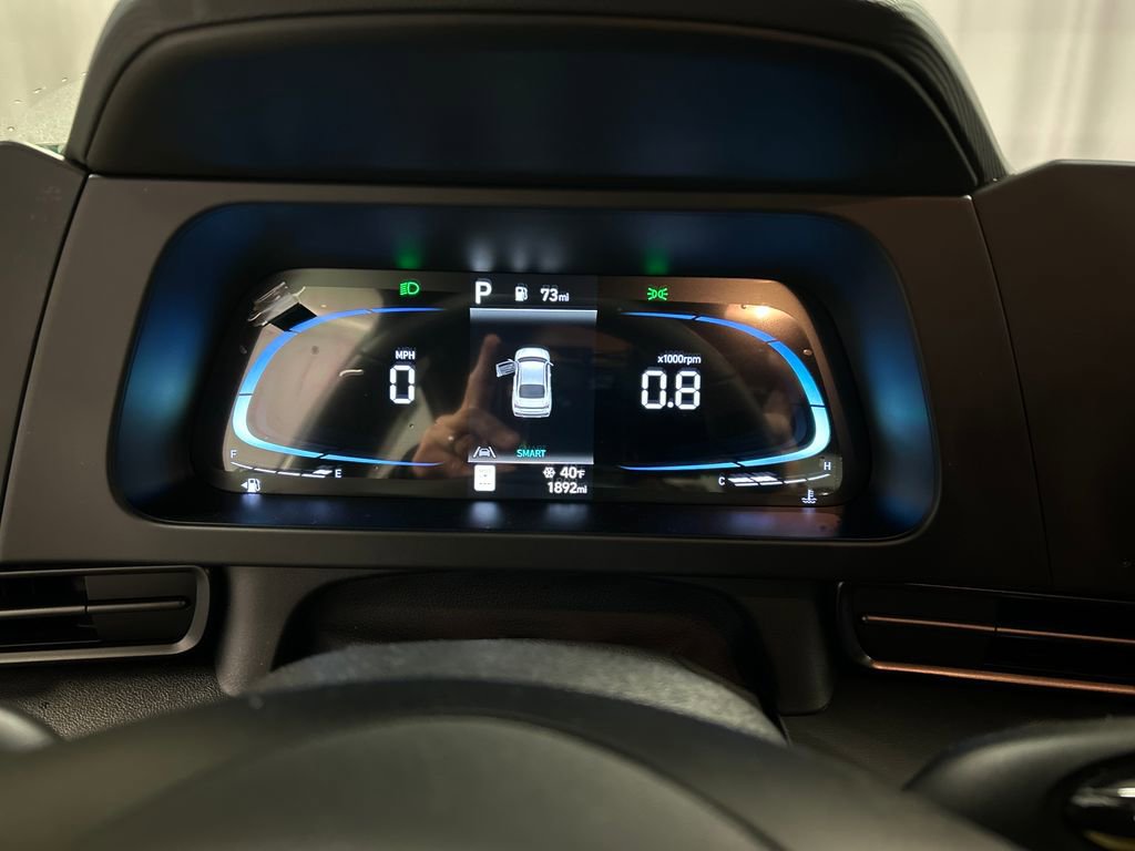 Used 2025 Hyundai Elantra Sport image 14