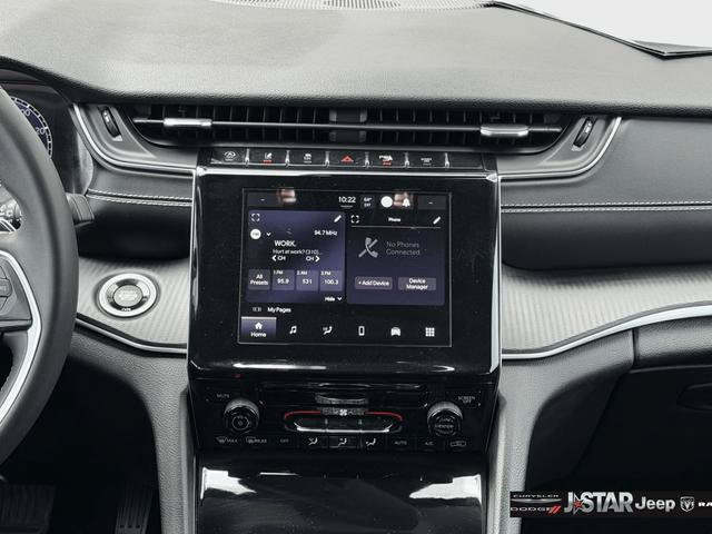 Used 2023 Jeep Grand Cherokee Laredo AWD/4WD image 16