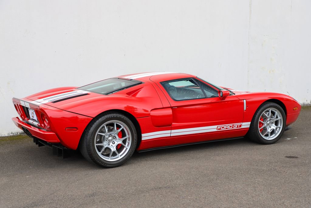 Used 2006 Ford GT RWD image 5