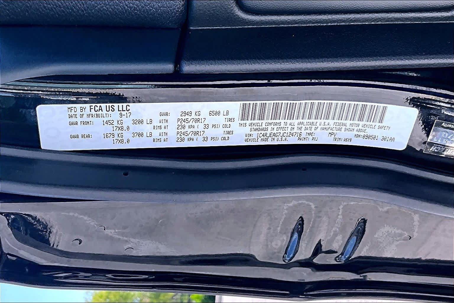 Used 2018 Jeep Grand Cherokee Laredo RWD image 37