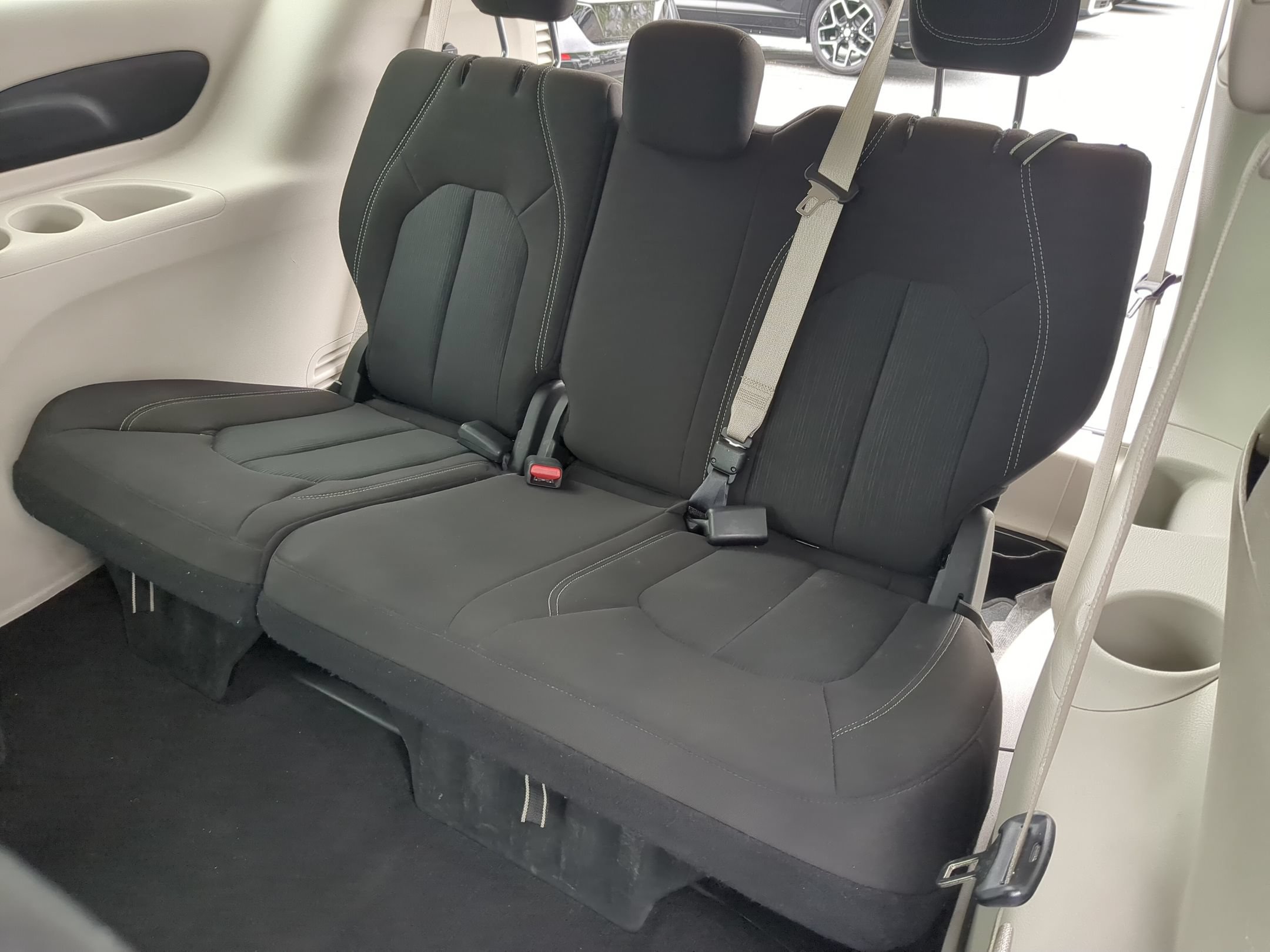 Used 2023 Chrysler Voyager LX FWD image 30
