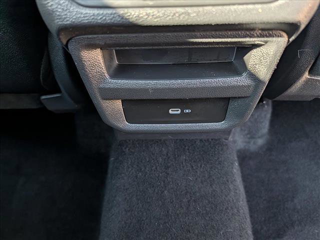 Used 2022 Volkswagen Taos SE w/ Panoramic Sunroof Package image 17