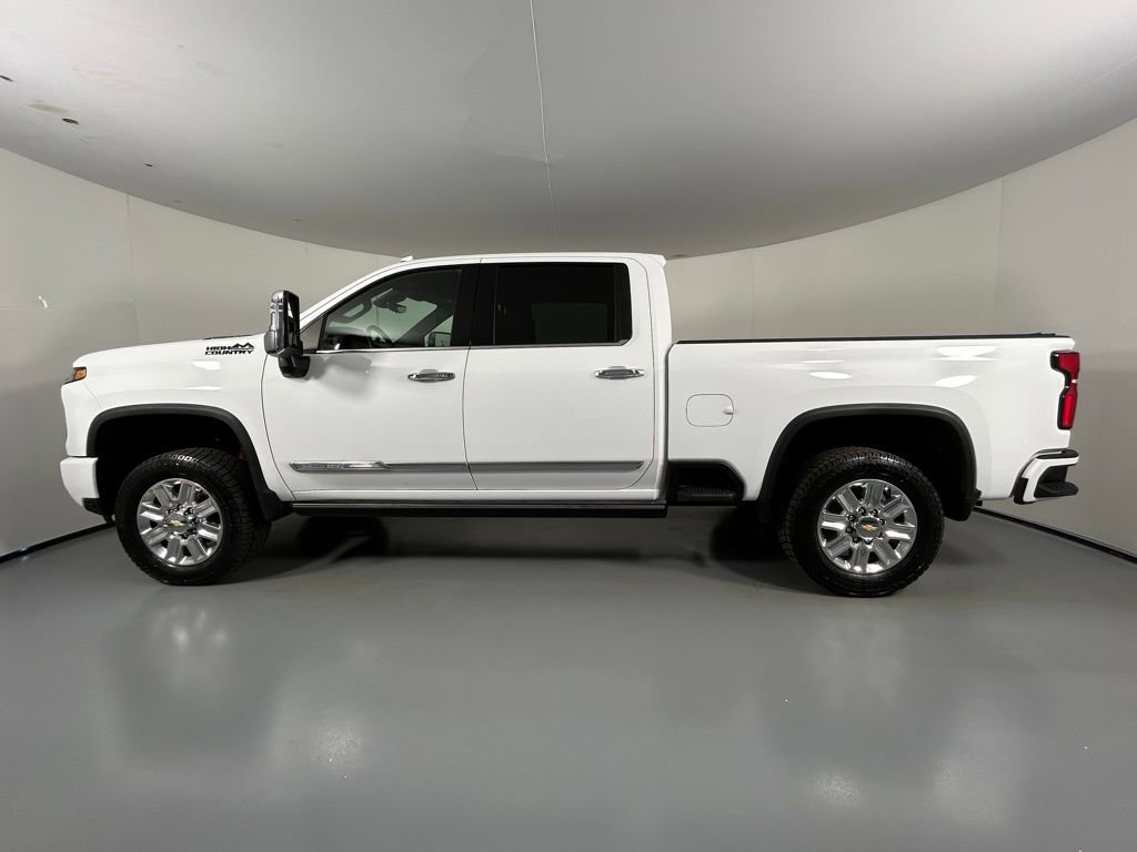 Used 2024 Chevrolet Silverado 2500 High Country w/ High Country Premium Package AWD/4WD image 4