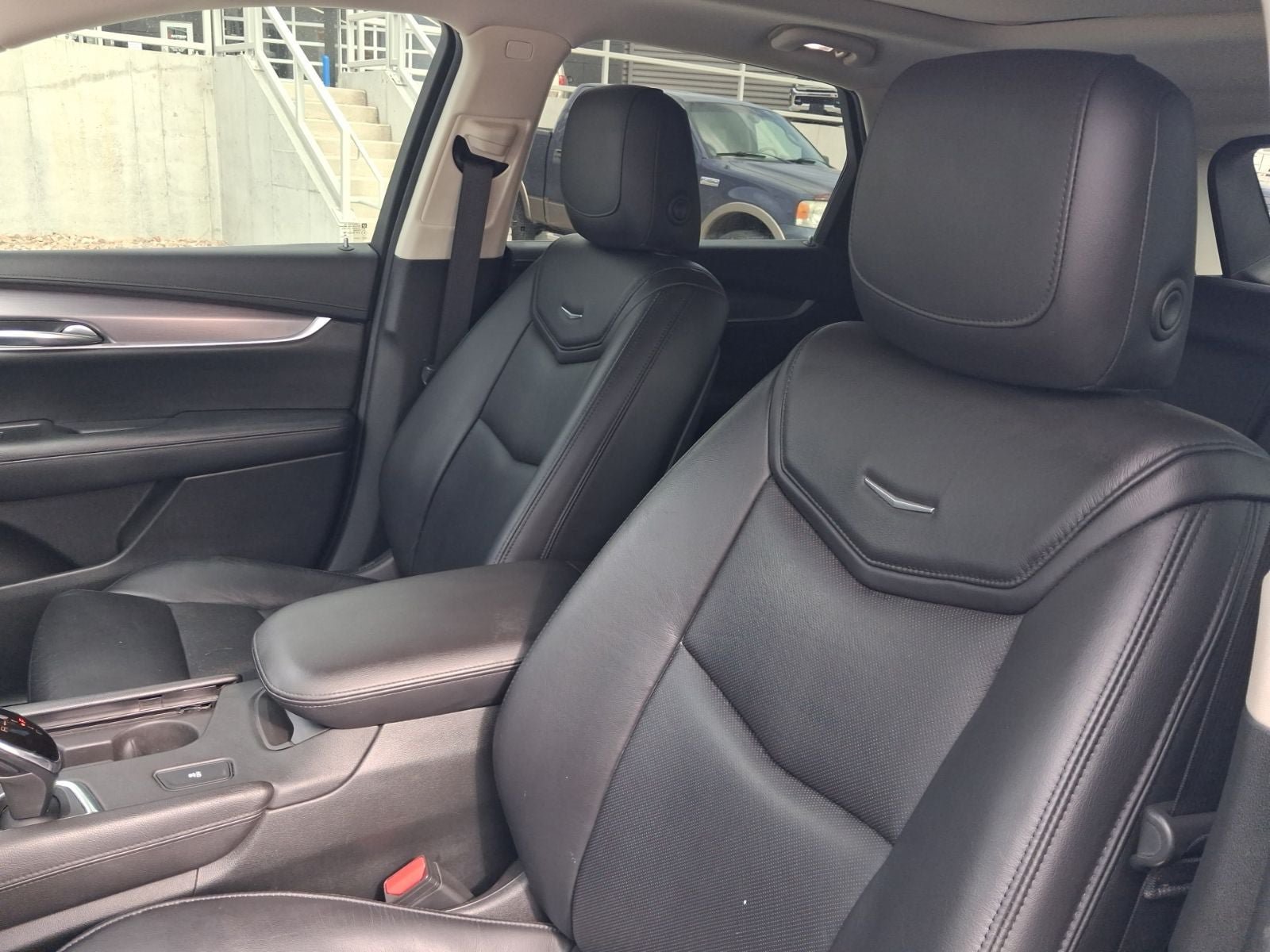 Used 2017 Cadillac XT5 Luxury FWD image 11