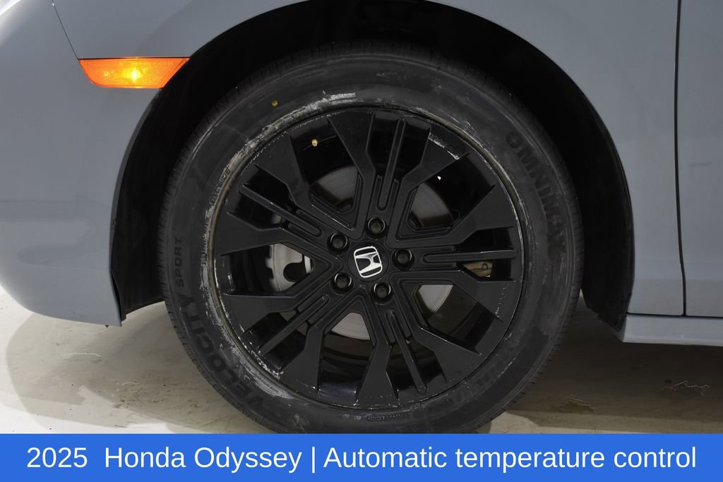 Used 2025 Honda Odyssey Sport-L image 6