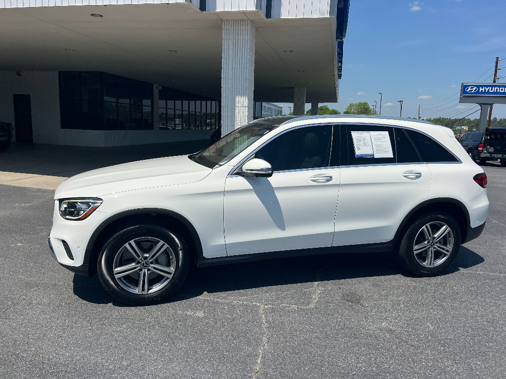 Used 2021 Mercedes-Benz GLC 300 4MATIC w/ Premium Package image 3