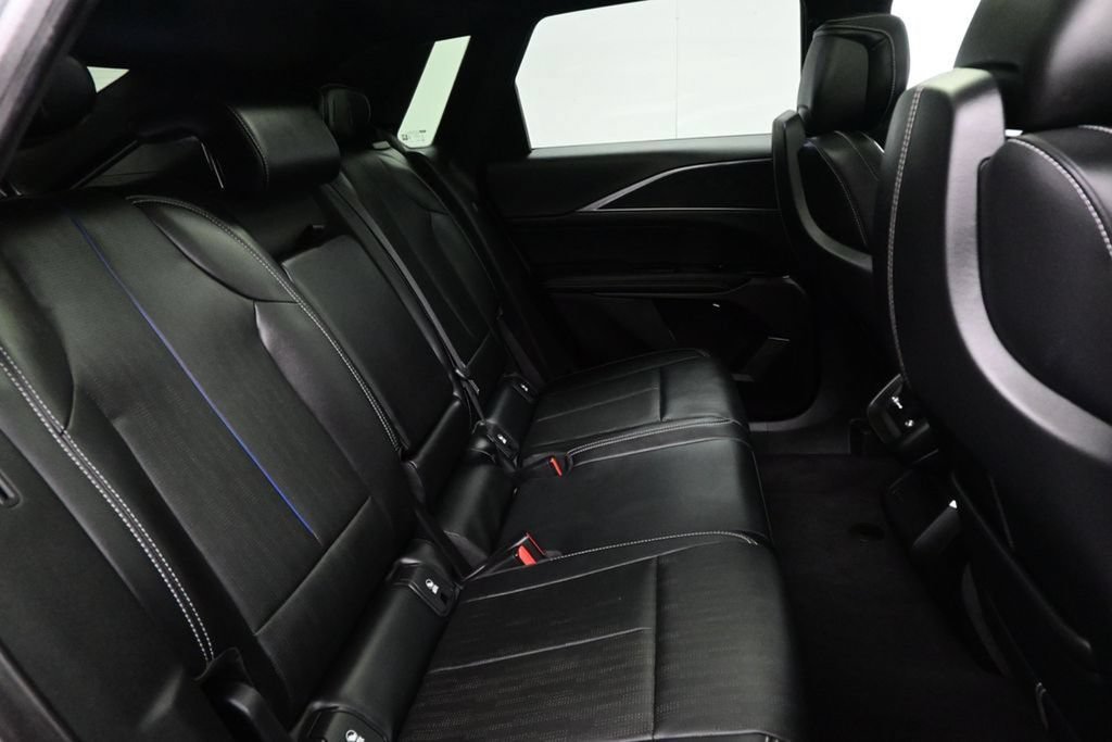 Used 2024 Cadillac Lyriq Sport RWD image 26